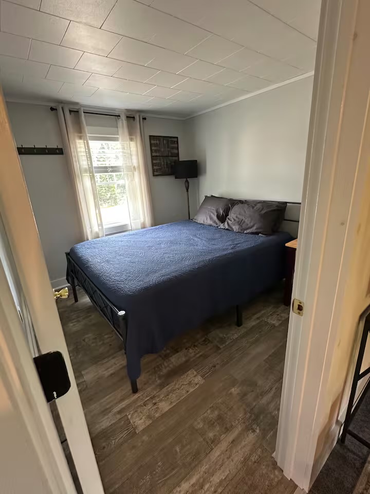 North Main Pines Bedroom
